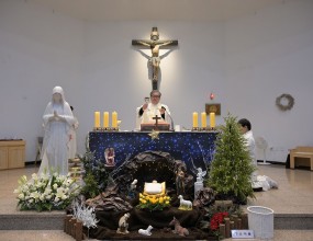 거룩하신 어머니, 찬미받으소서.
당신은 하늘과 땅을 영원히 다스리시는 임금님을 낳으셨나이다.

미사 후 떡국 나눔이 있었습니다.