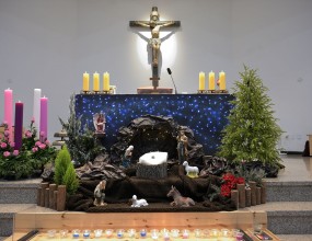 2025년 12월 14일 대림 제3주일 자선 주일 교중 미사 중
예비신자 환영식과 전입교우 환영식 및
서울대교구 연령회 연합회가 실시한 연령회 봉사자 심화교육과
연도가창 보급교육 과정을 수료한 박재송 바오로 형제님의
수료증 수여식이 있었습니다.